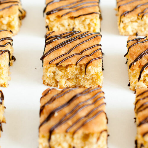 White chocolate blondie recipe - Lilie Bakery