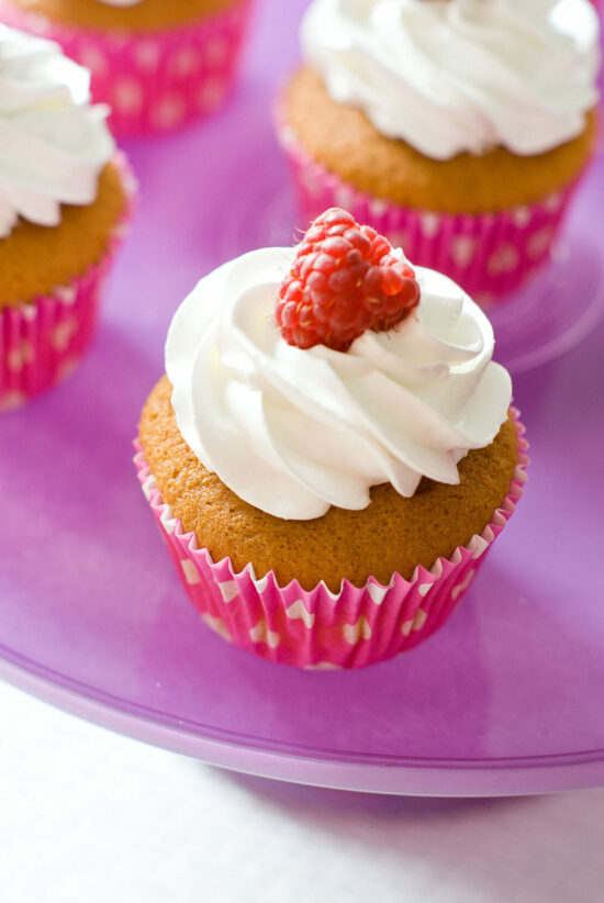 Cupcakes Framboise & Glaçage Meringue Italienne