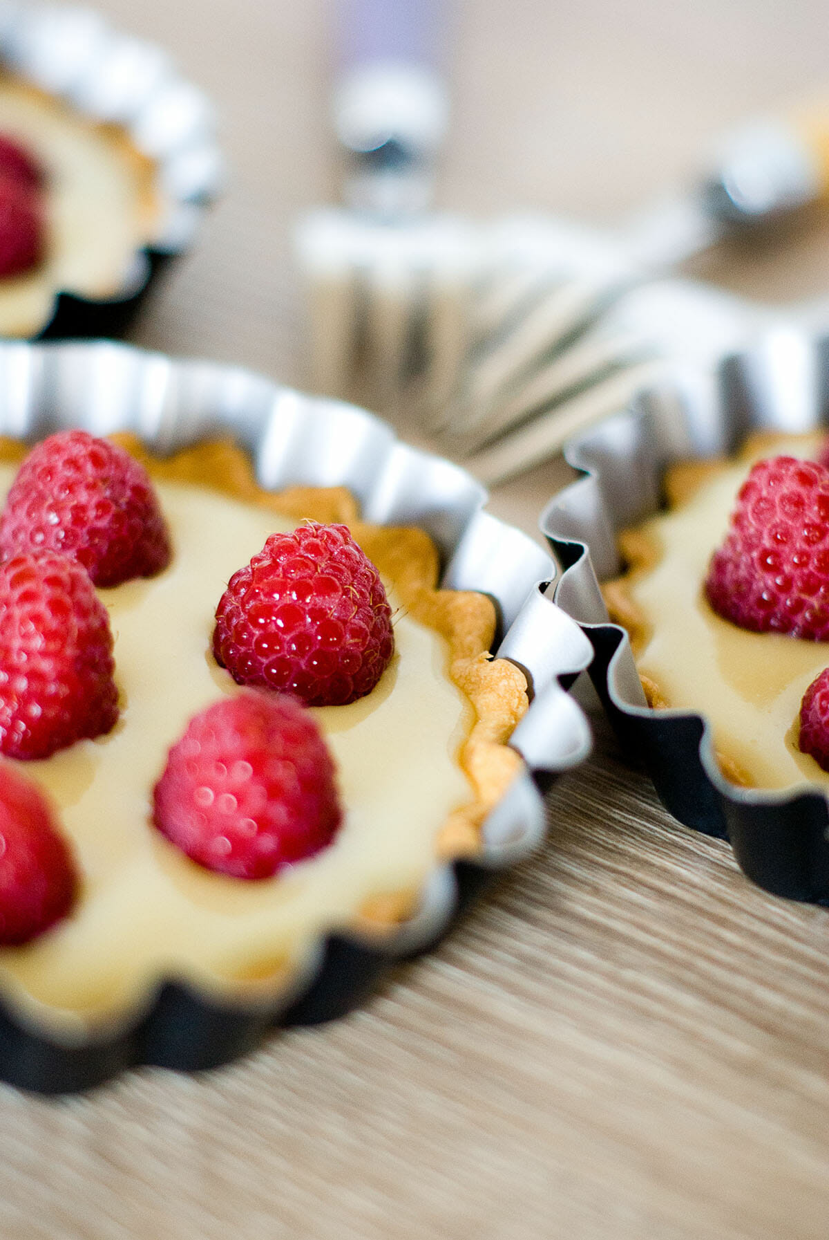 tartelettes-framboises-chocolat-blanc-lilie-bakery_