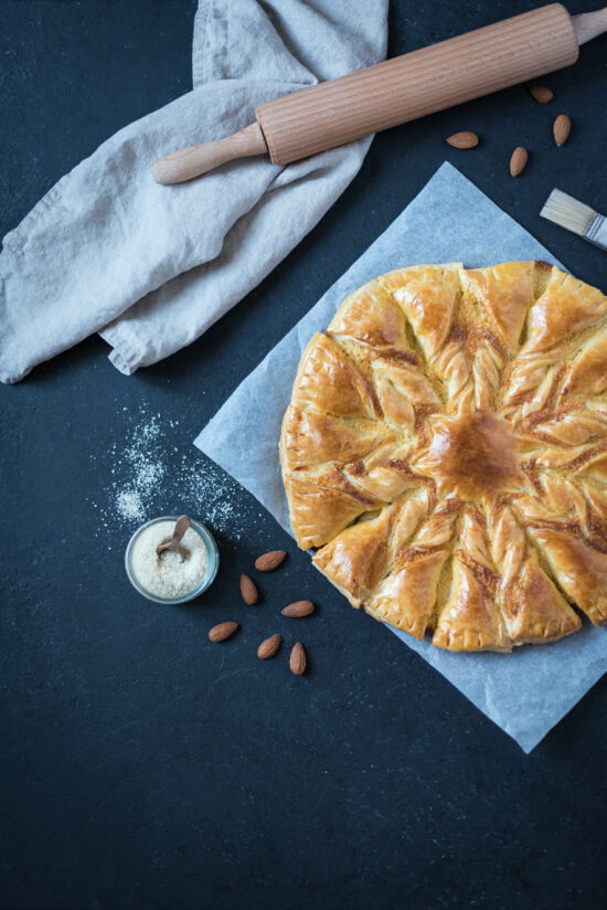 Tarte soleil à la crème d'amandes façon galette des rois