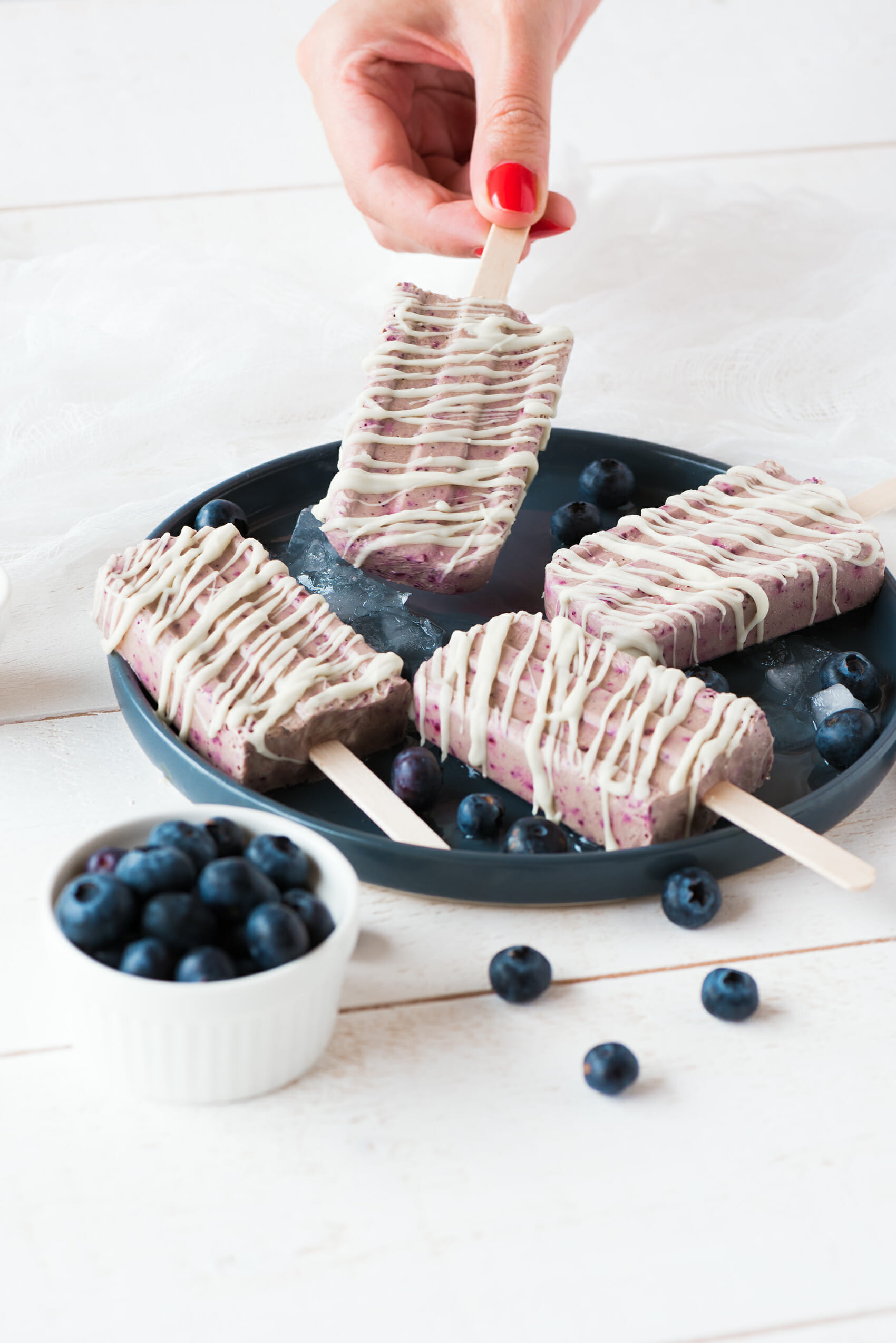 Bâtonnets glacés vegan myrtille, coco, chocolat blanc | Lilie Bakery