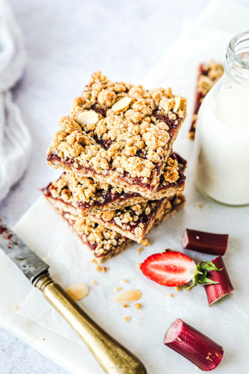 Tarte rhubarbe fraise crumble - Lilie Bakery