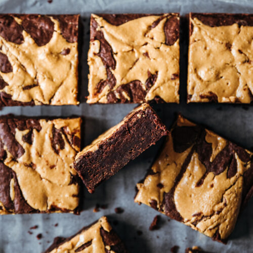 Brownie chocolat beurre cacahuète part coupée - Lilie Bakery