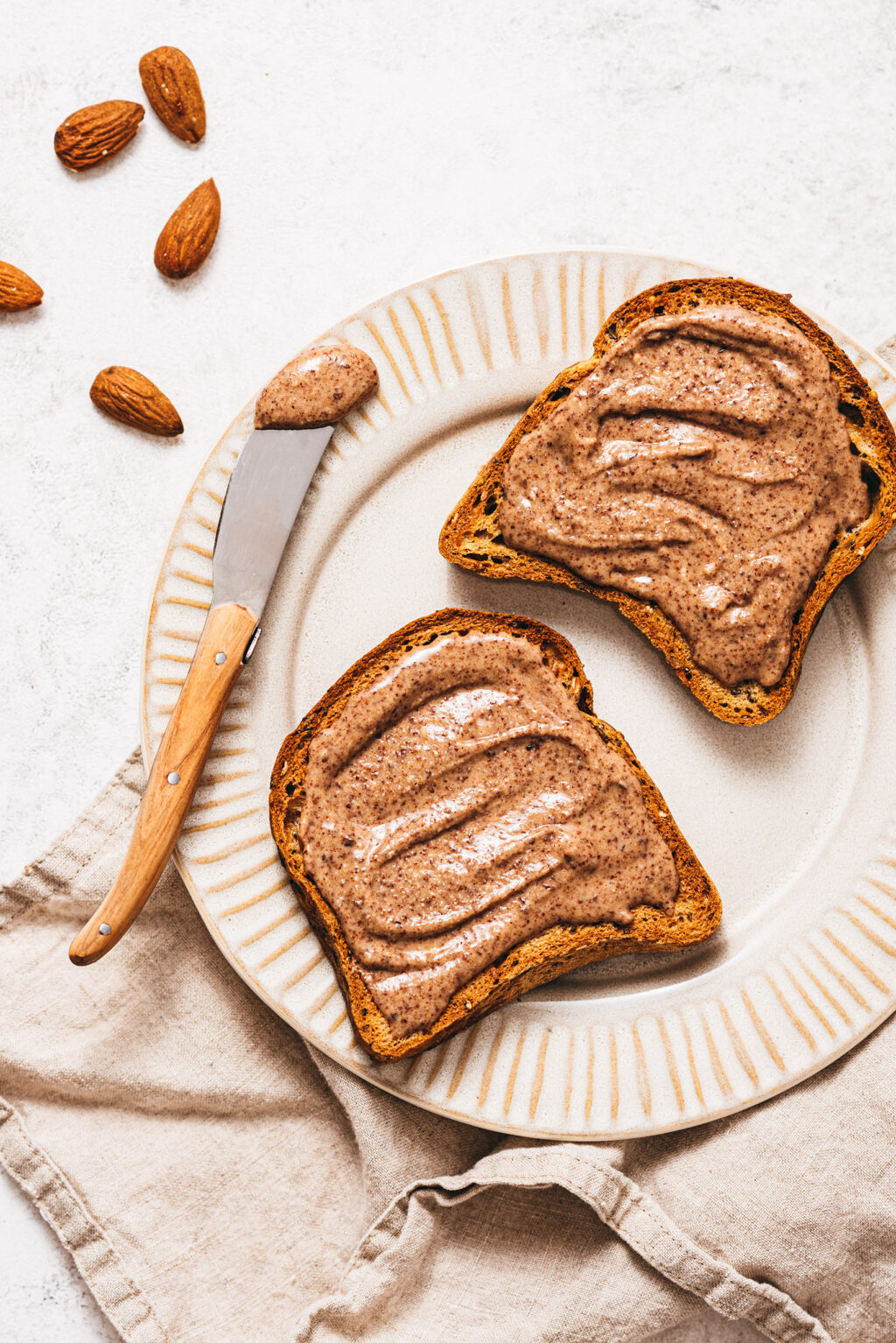 How to make almond puree - Lilie Bakery