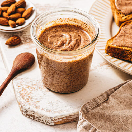 Homemade almond puree - Lilie Bakery