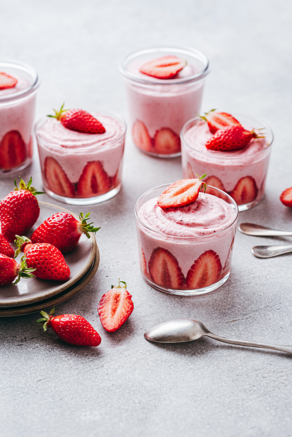 Mousse de fraise l&eacute;g&egrave;re - Lilie Bakery