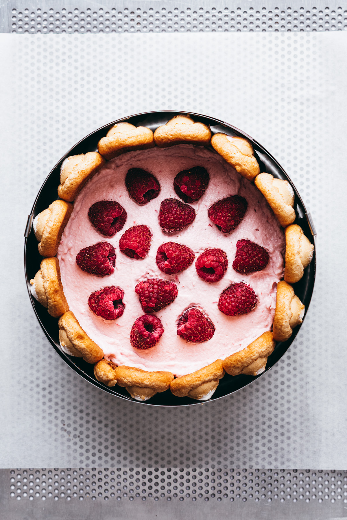 Step by step raspberry charlotte - Lilie Bakery