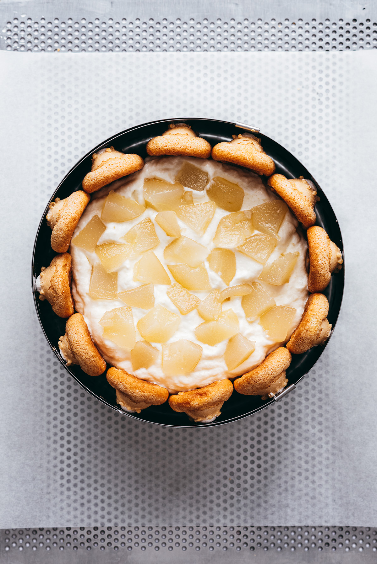 Charlotte aux poires - Lilie Bakery