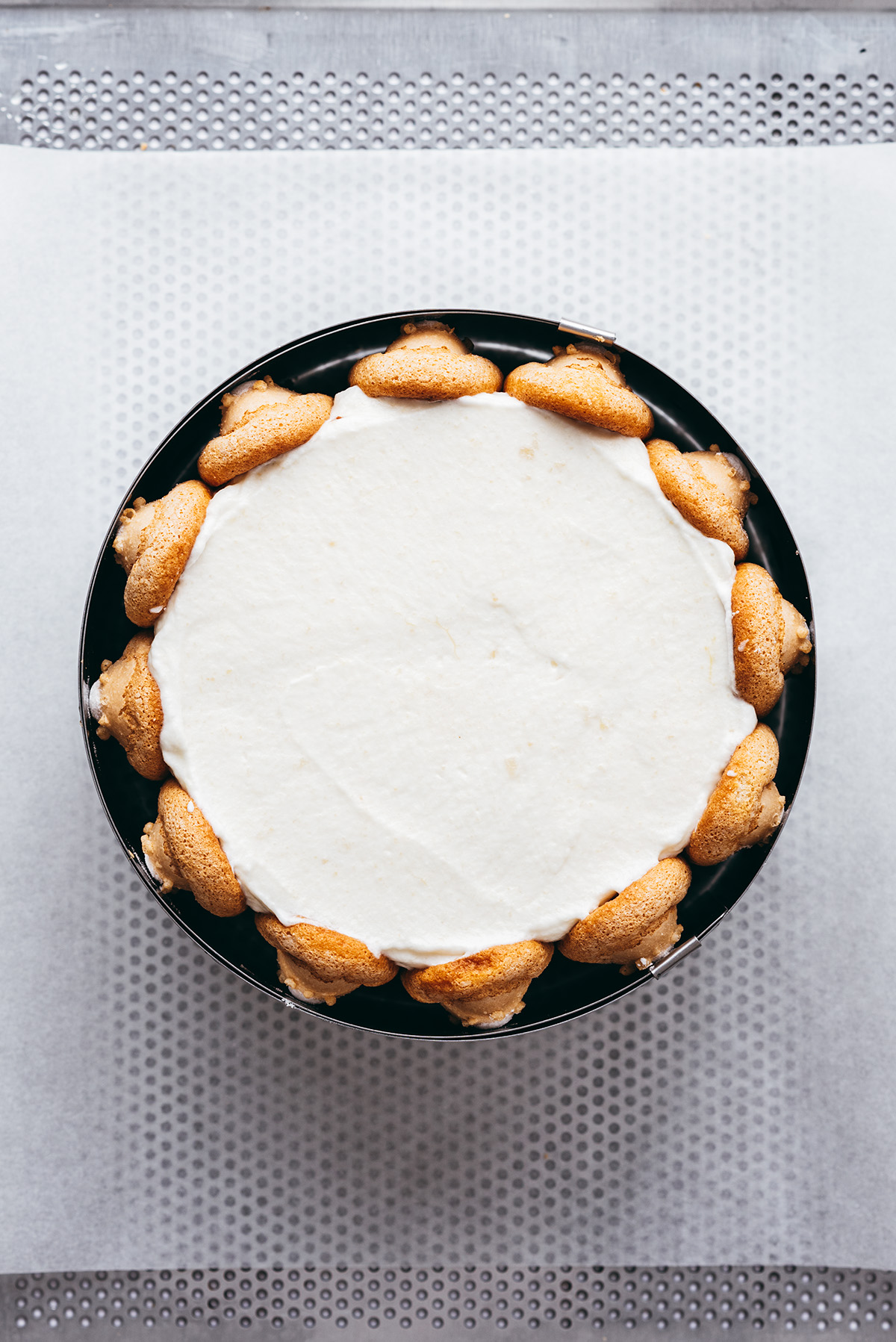 Charlotte aux poires pas à pas - Lilie Bakery