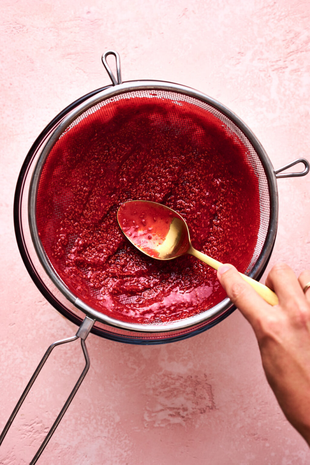 Enlever pépins framboise - Lilie Bakery