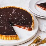 Caramel chocolate tart