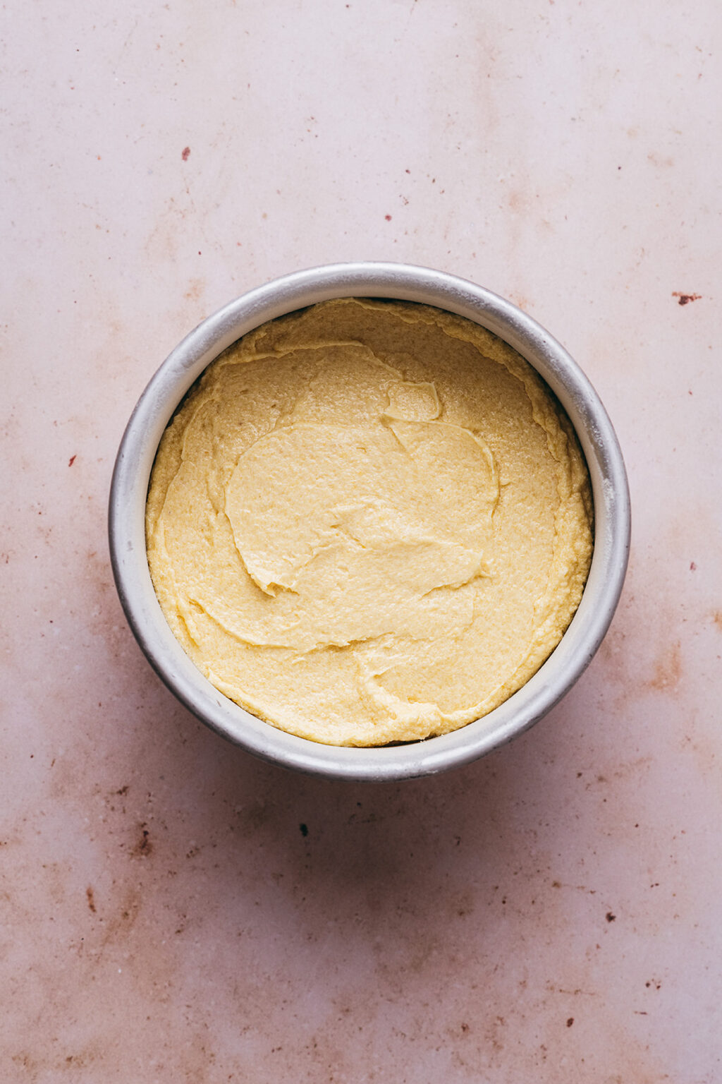 Pâte gâteau nantais dans moule - Lilie Bakery