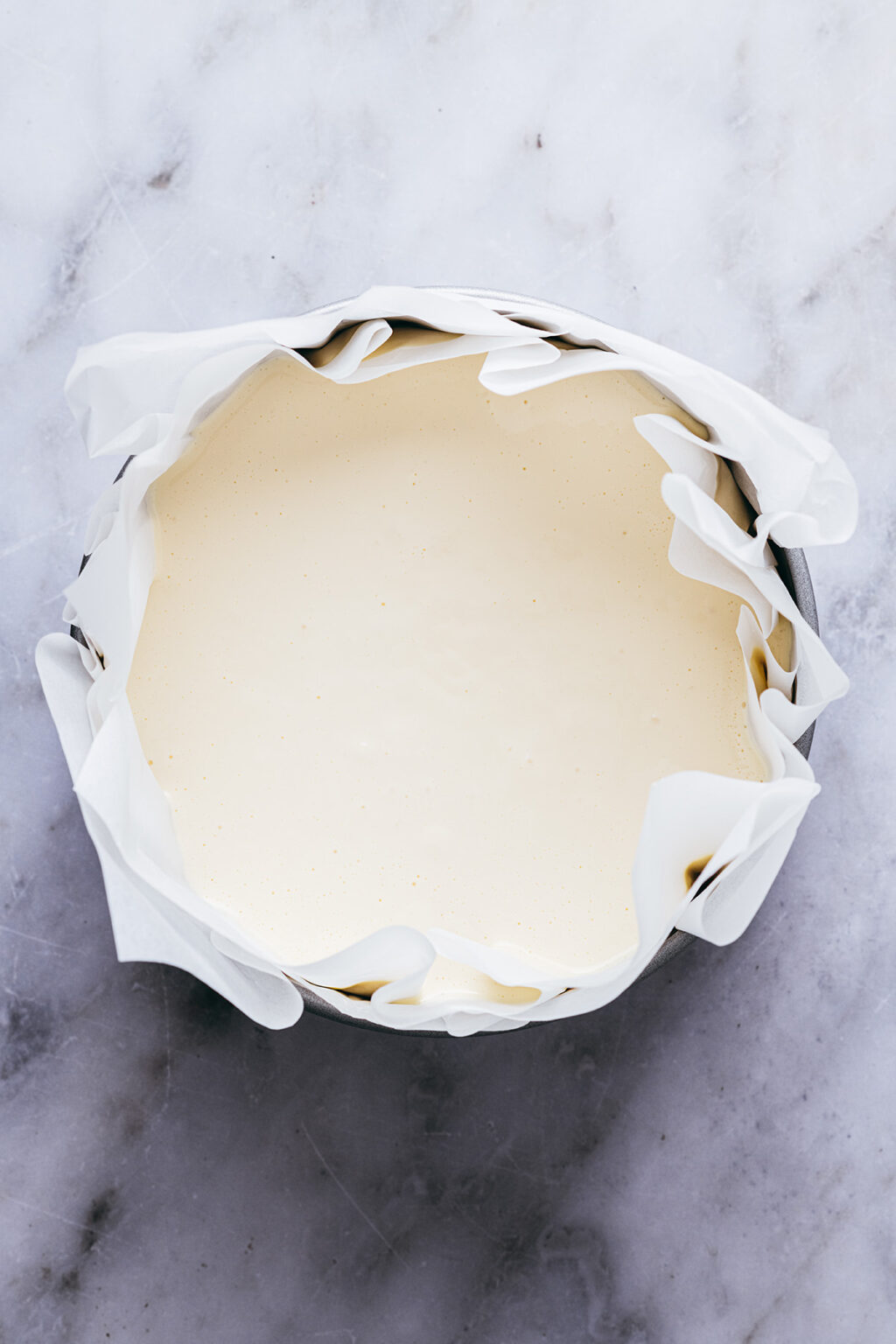 Pâte dans moule papier cuisson - Lilie Bakery