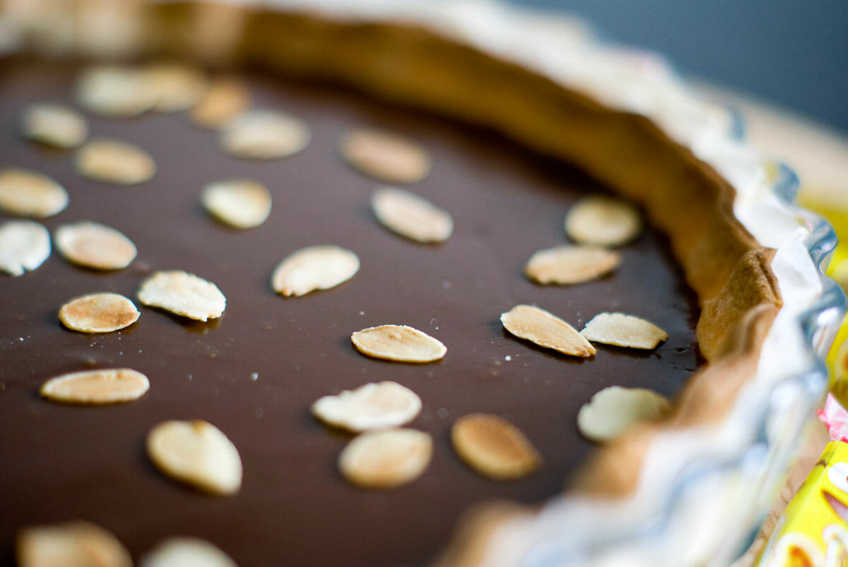 Tarte carambar chocolat gros plan - Lilie Bakery