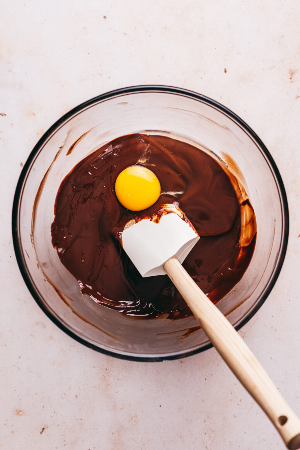 Chocolat fondu oeuf - Lilie Bakery